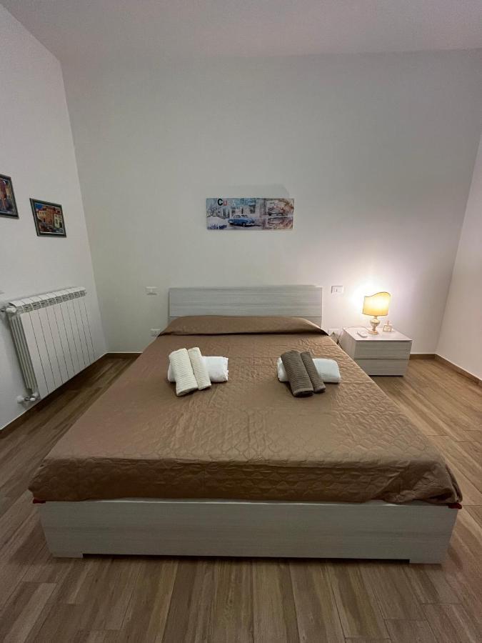 Bed&Breakfast Del Viaggiatore Фонді Екстер'єр фото