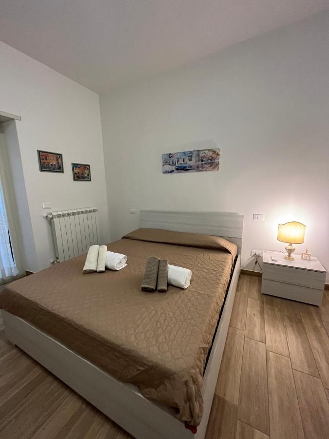 Bed&Breakfast Del Viaggiatore Фонді Екстер'єр фото