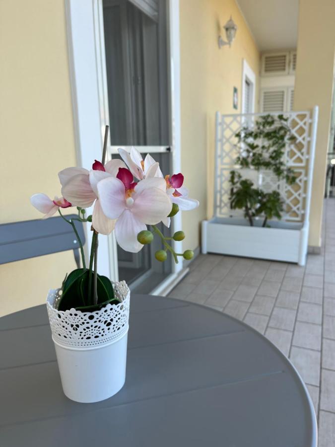 Bed&Breakfast Del Viaggiatore Фонді Екстер'єр фото