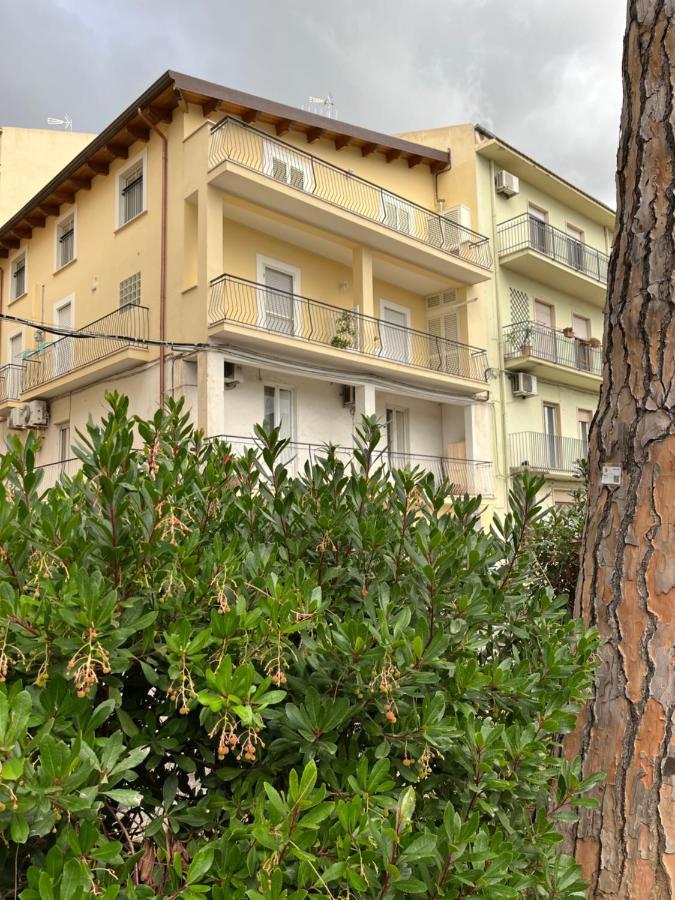 Bed&Breakfast Del Viaggiatore Фонді Екстер'єр фото